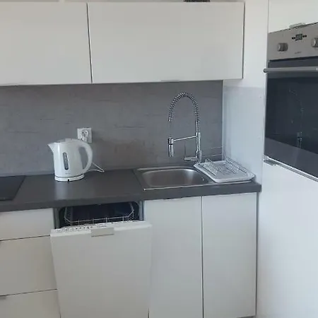 Apartment Grey & White Pogodne