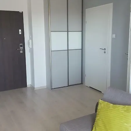 Apartment Grey & White Pogodne